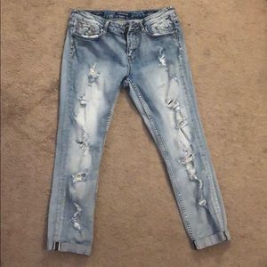 Vigoss Distressed Cropped Jeans